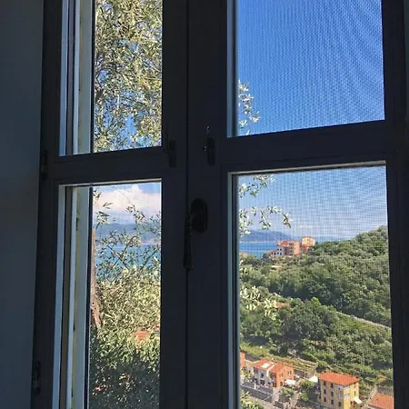 Casa de hóspedes La Terrazza Con L'ulivo - Con Terrazza E Vista Sul Golfo Dei Poeti 3*