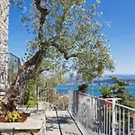 La Terrazza Con L'ulivo - Con Terrazza E Vista Sul Golfo Dei Poeti 招待所 斯培西亚